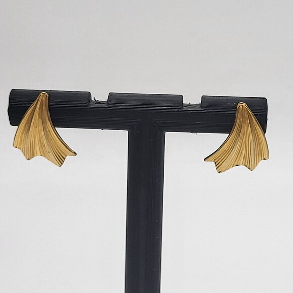 VTG Gold Tone Leaf Fan Wave Earrings Pierced Glam Costume Jewelry - Picture 2 of 6